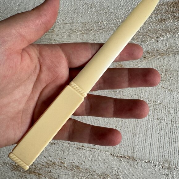 Vintage Plastic Payge Letter Opener - Plastic Letter Knife - Picture 2 of 4